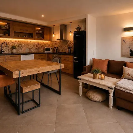 Lofté - Stunning Sea View, Loft Styled * Vallauris